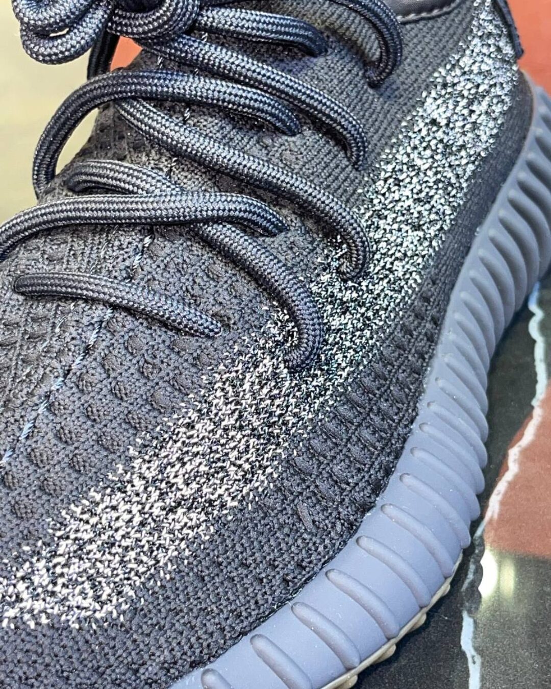 Yeezy 350 V2 Cinder Reflective — изображение 9