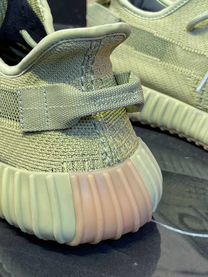 Yeezy 350 V2 Sulfur — изображение 8