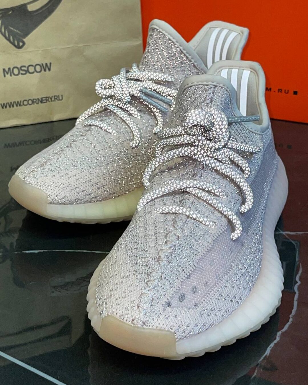 Yeezy 350 V2 Synth Reflective — изображение 8