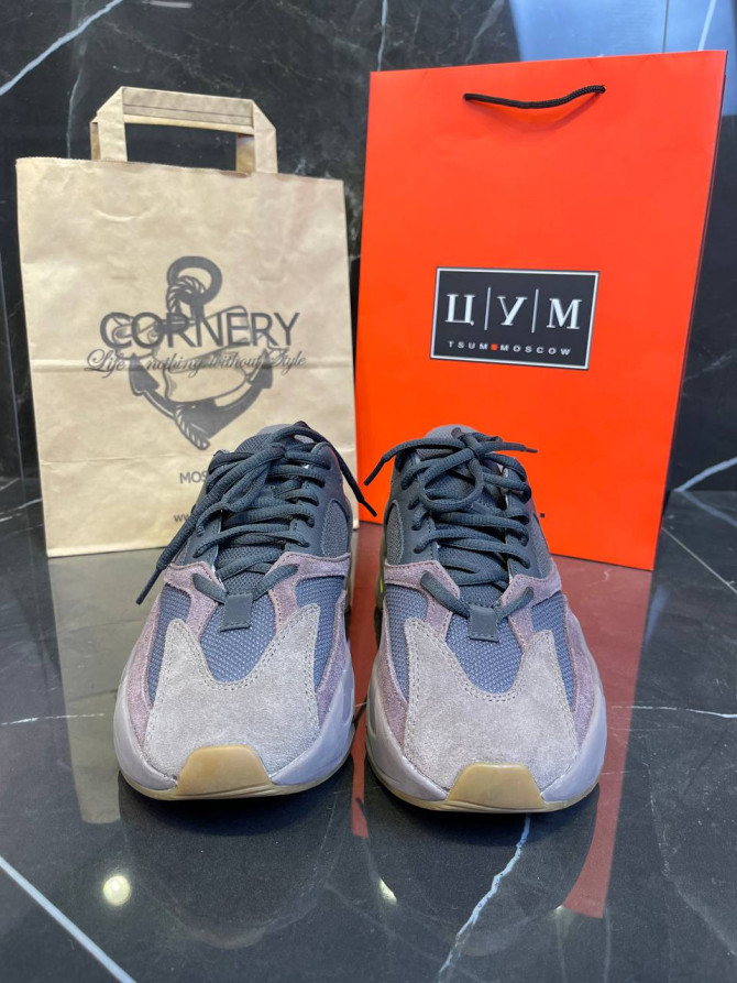 Yeezy 700 Mauve — изображение 2