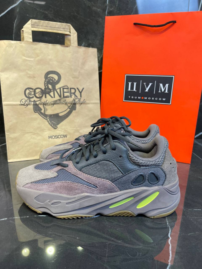 Yeezy 700 Mauve — изображение 4