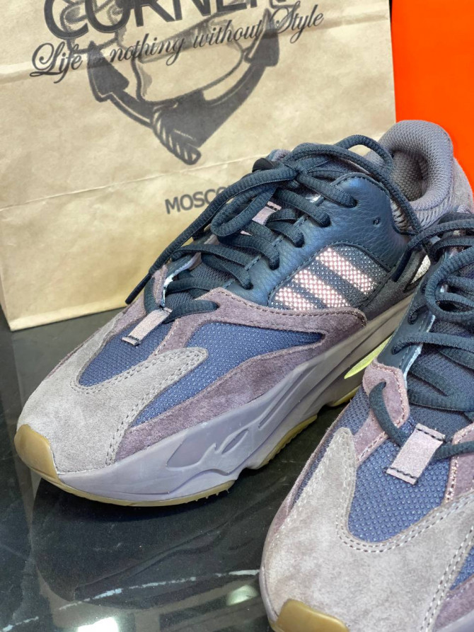 Yeezy 700 Mauve — изображение 6