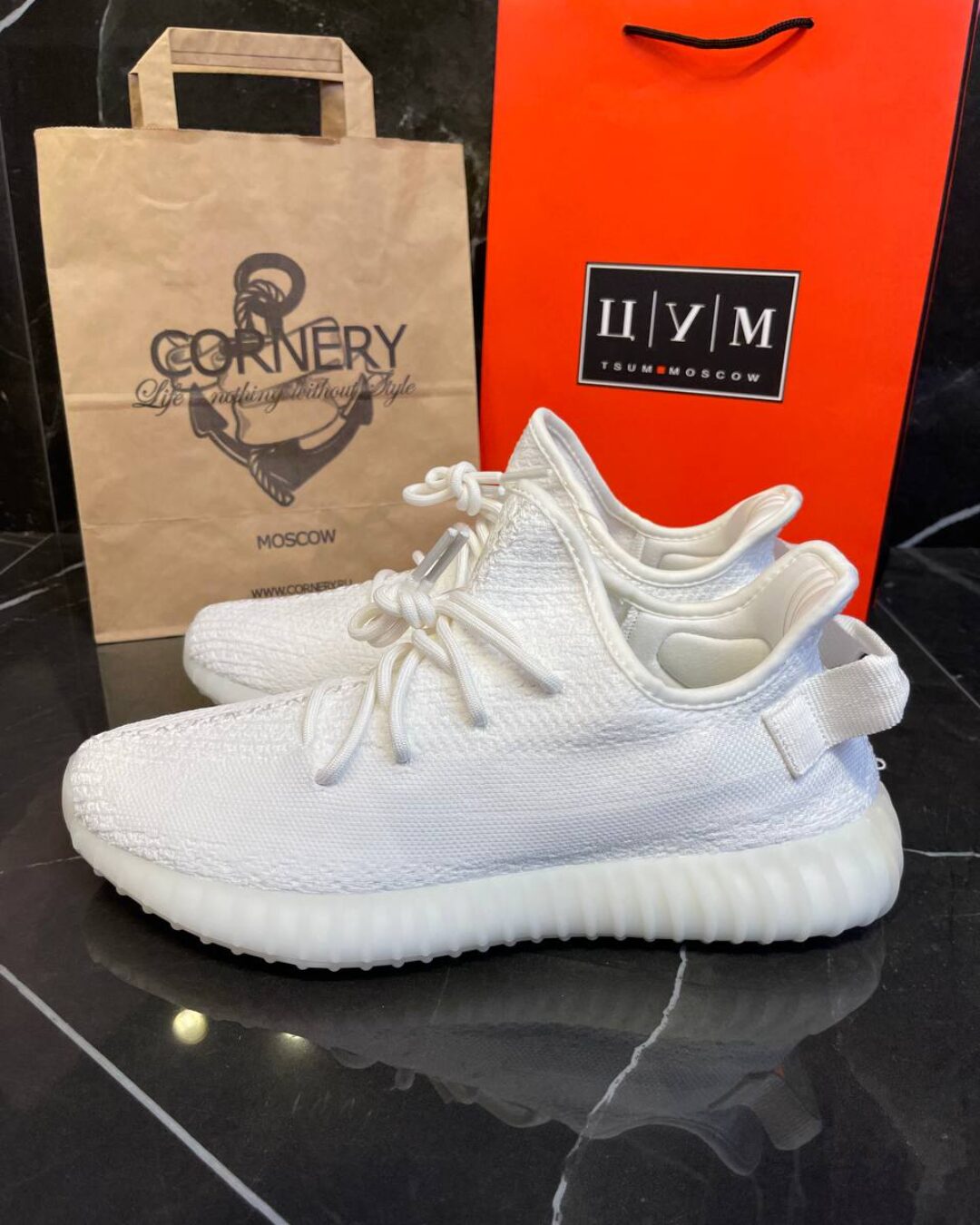 Yeezy 350 V2 Cream White / Triple White — изображение 3