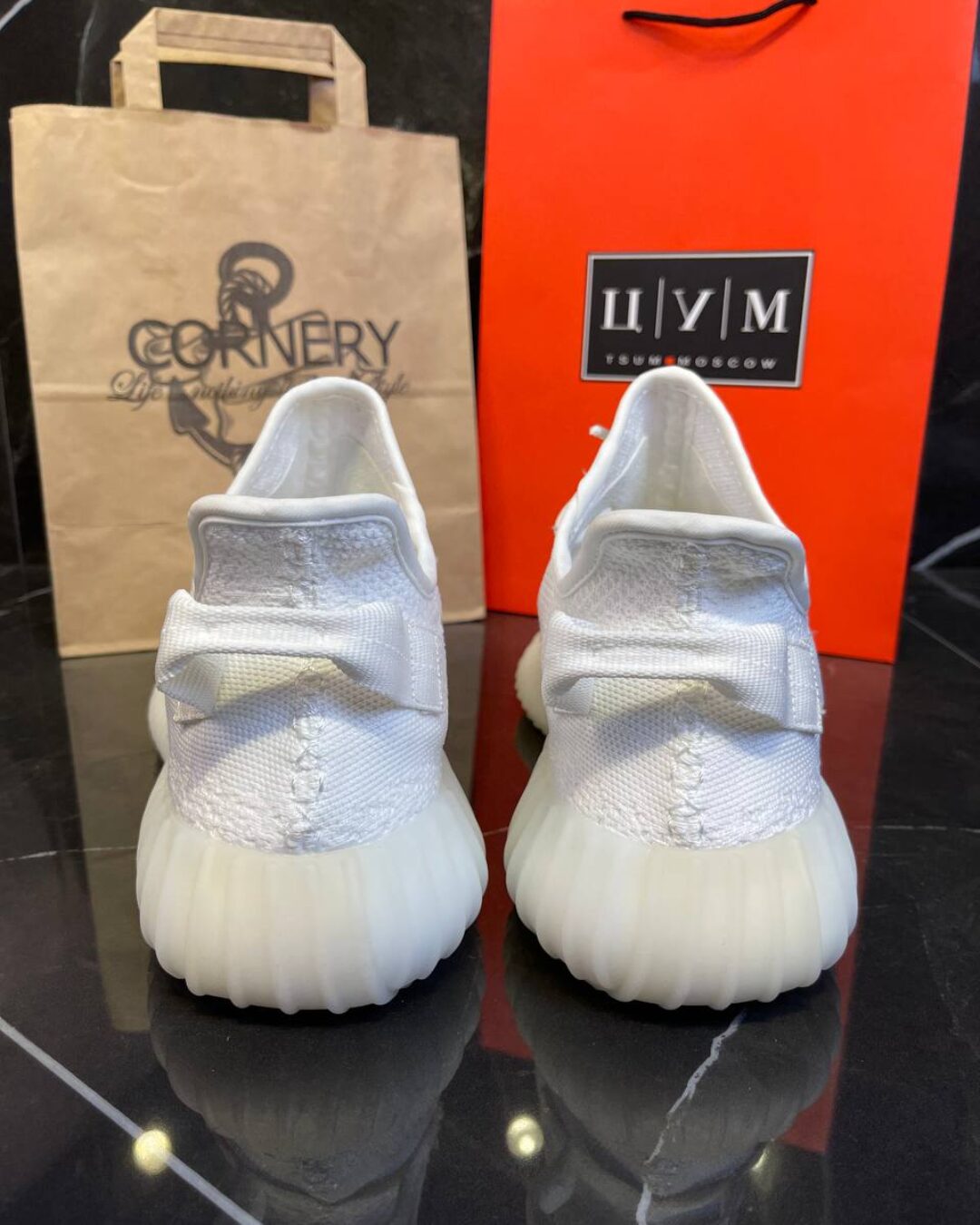 Yeezy 350 V2 Cream White / Triple White — изображение 2