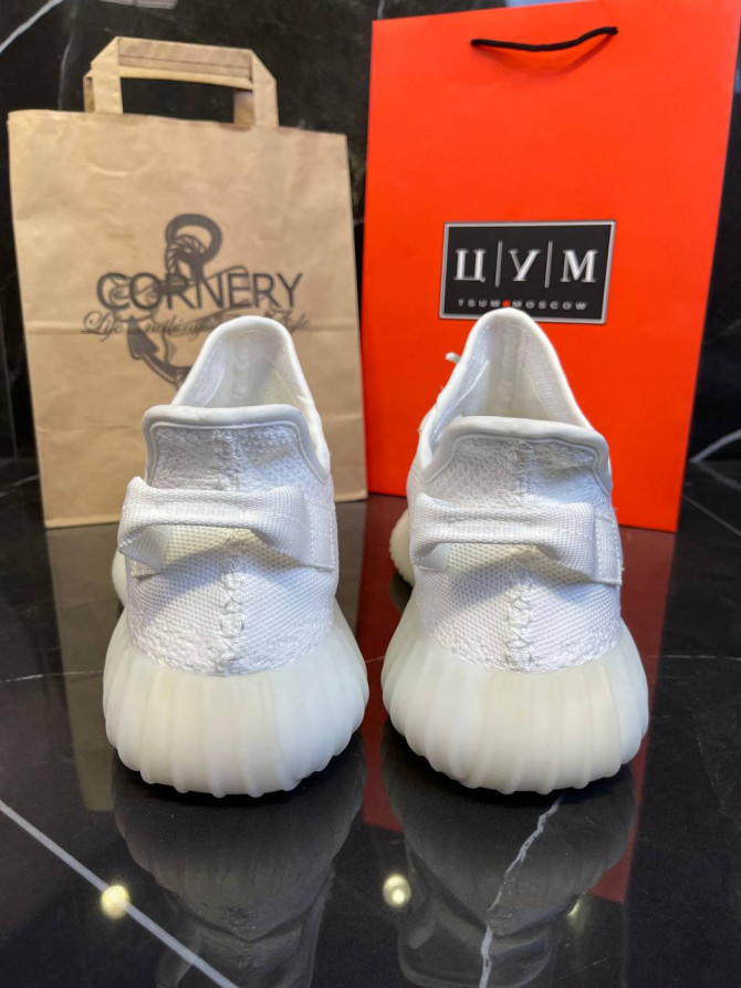 Yeezy 350 V2 Cream White / Triple White — изображение 2