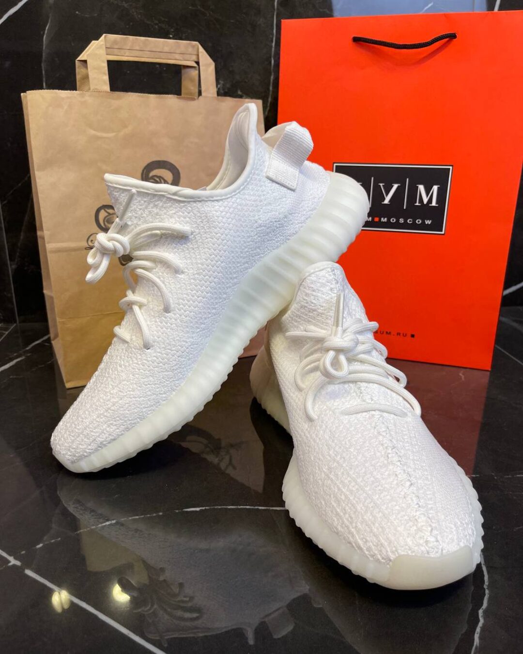 Yeezy 350 V2 Cream White / Triple White — изображение 4