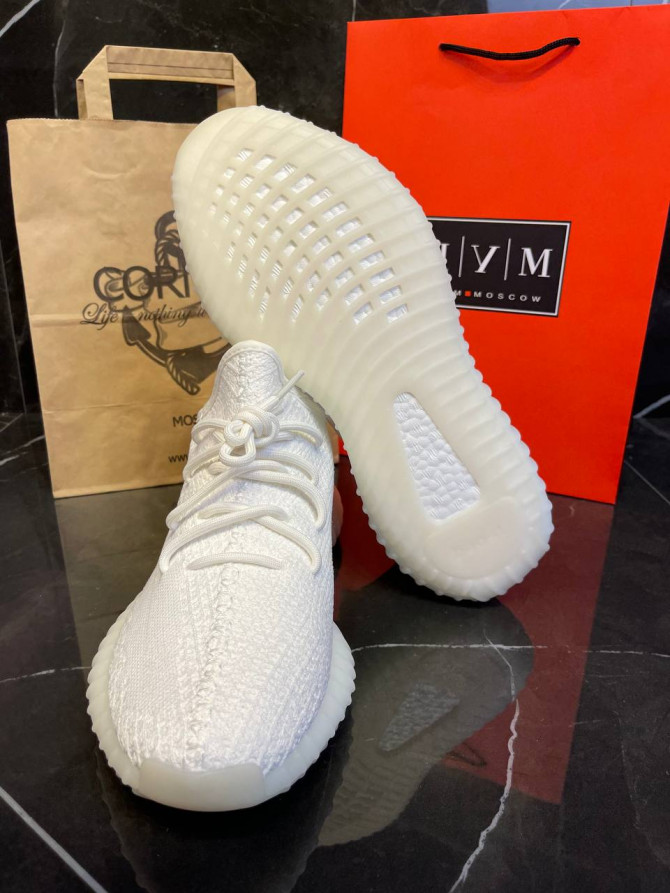 Yeezy 350 V2 Cream White / Triple White — изображение 6