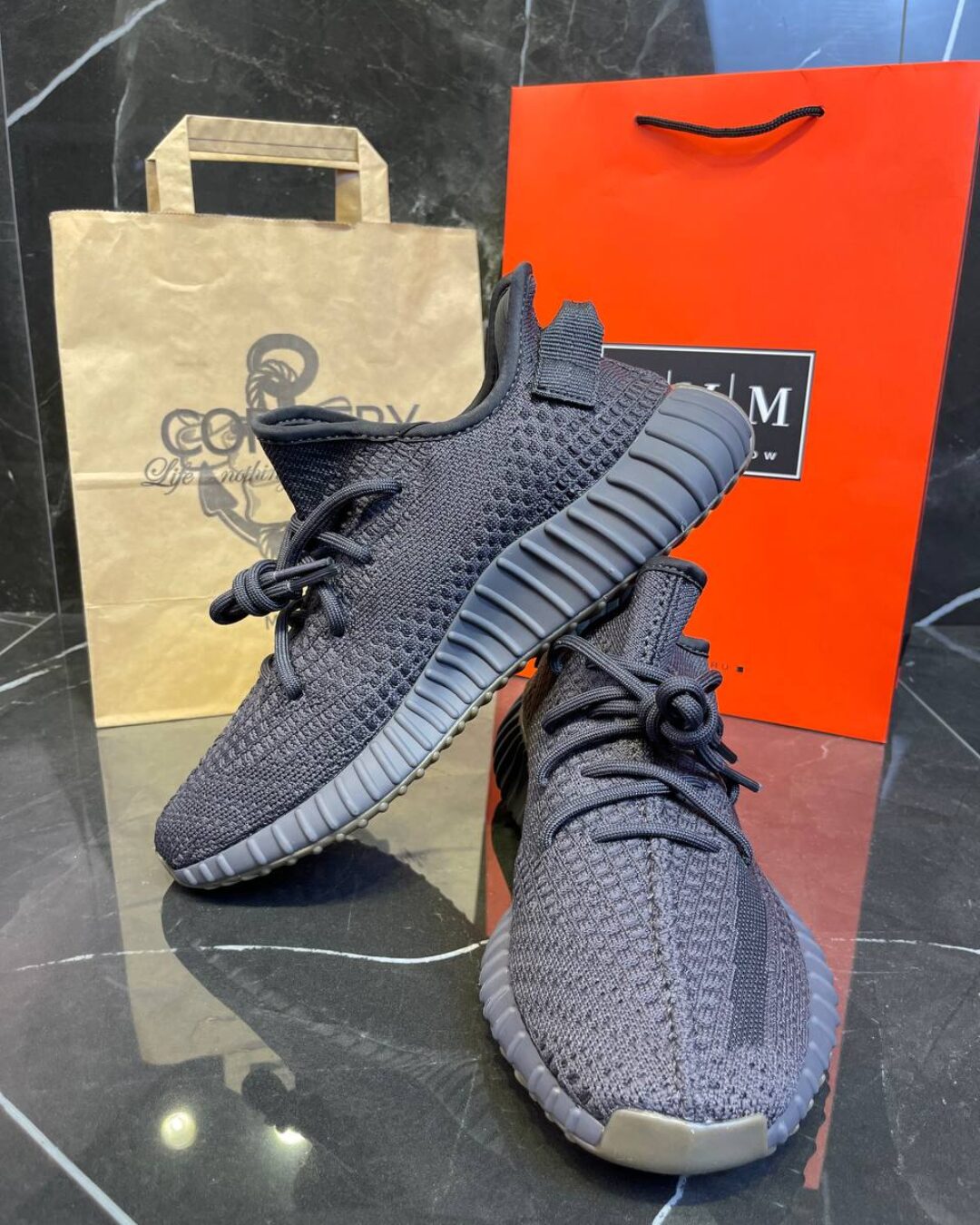Yeezy 350 V2 Cinder Non-Reflective — изображение 3