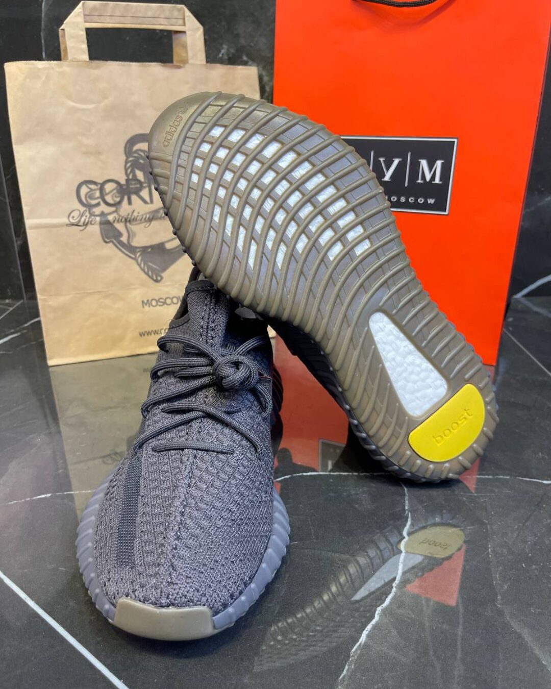 Yeezy 350 V2 Cinder Non-Reflective — изображение 5