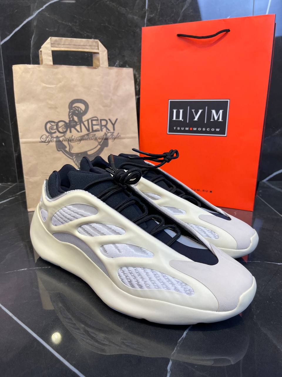 Yeezy 700 V3 Azael — фото 1