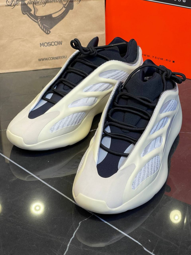 Yeezy 700 V3 Azael — изображение 8
