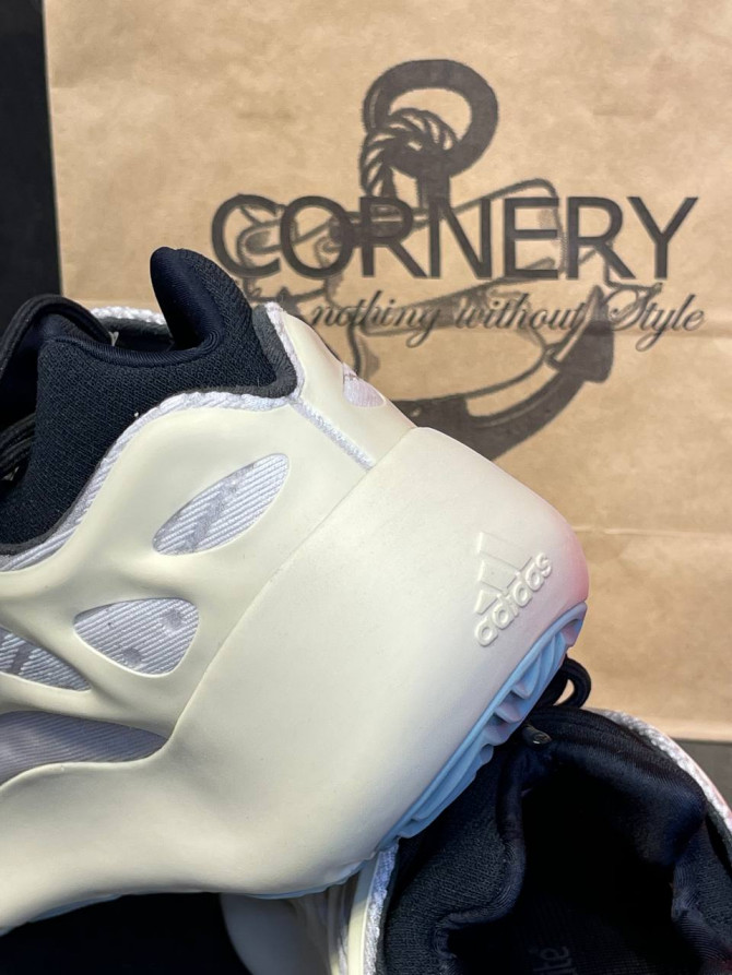 Yeezy 700 V3 Azael — изображение 9