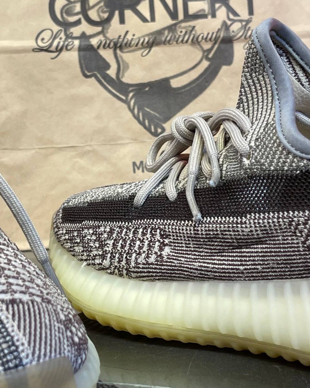 Yeezy 350 V2 Zyon — изображение 8