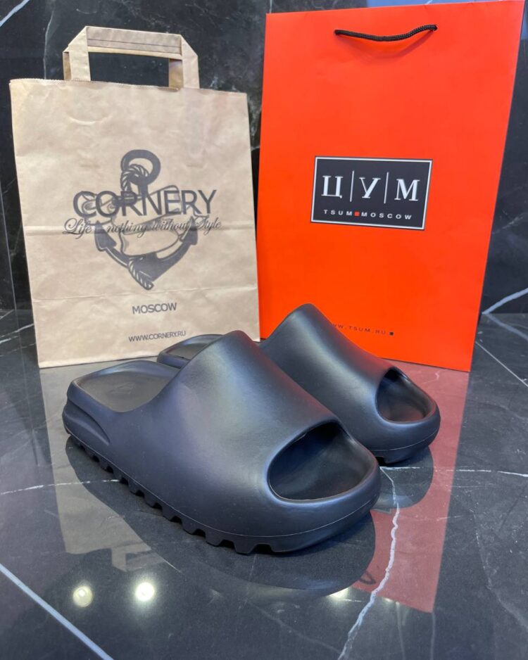 Yeezy Slide "Onyx" (дисконт) — фото 1