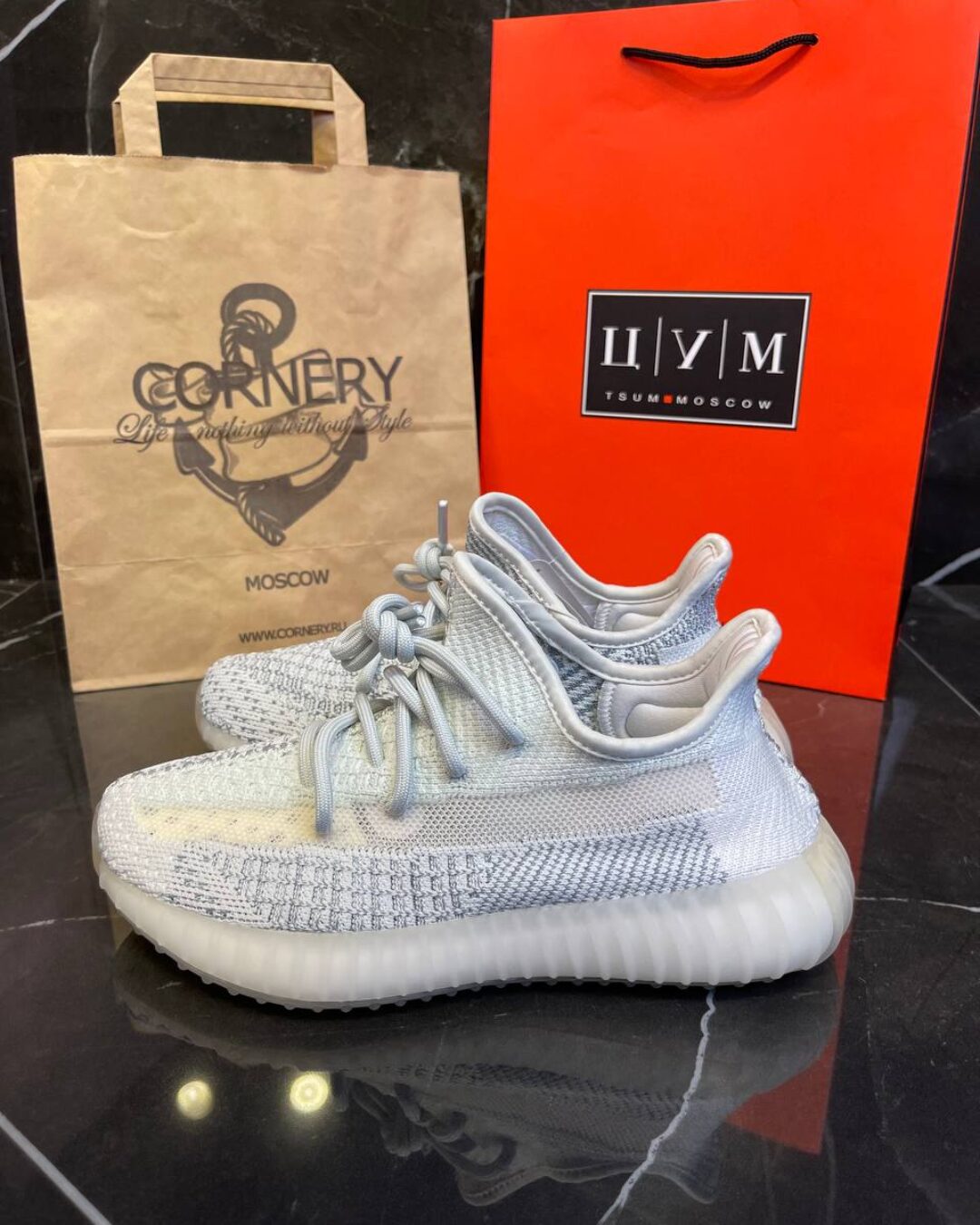 Yeezy 350 V2 Cloud White — изображение 4