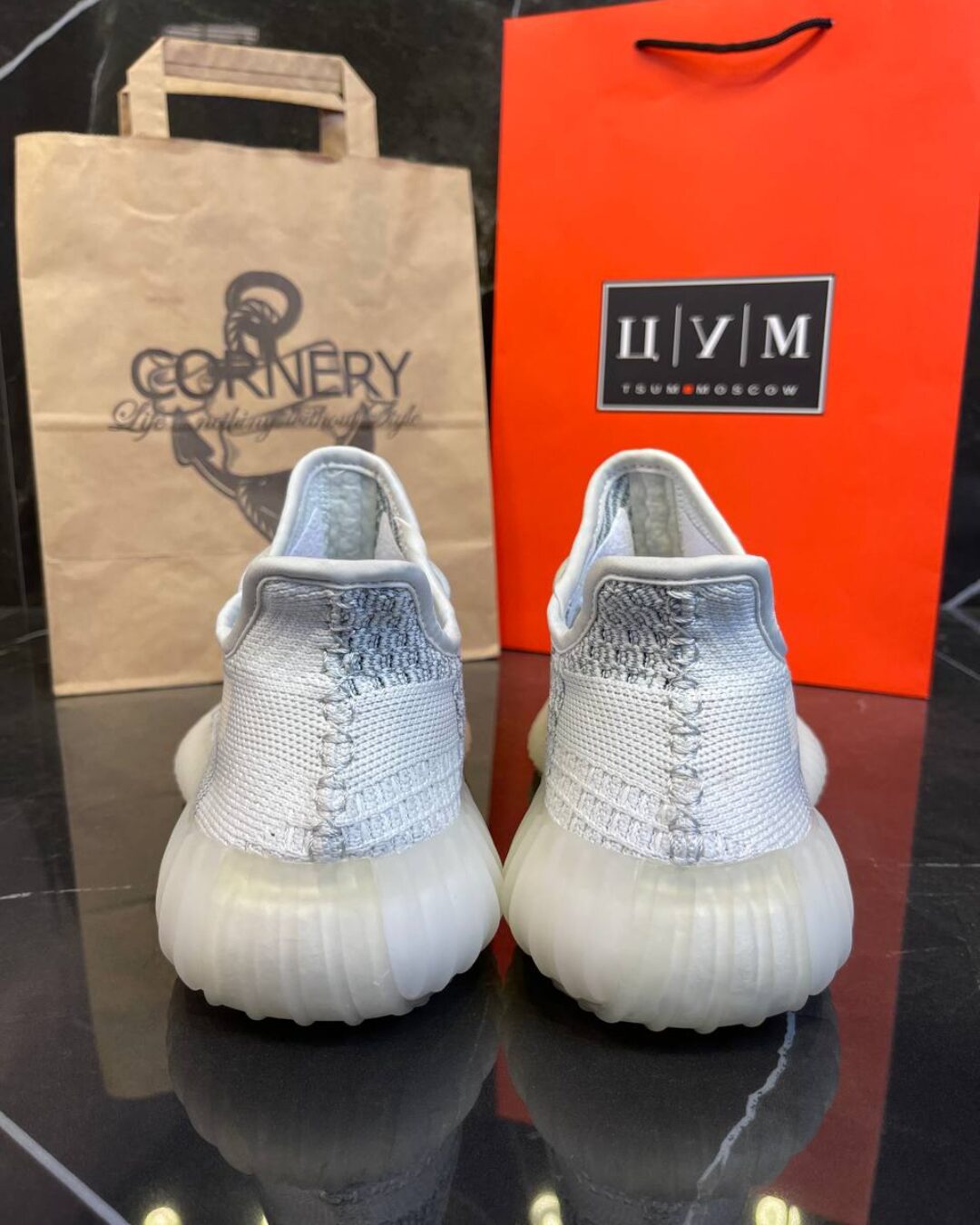 Yeezy 350 V2 Cloud White — изображение 3
