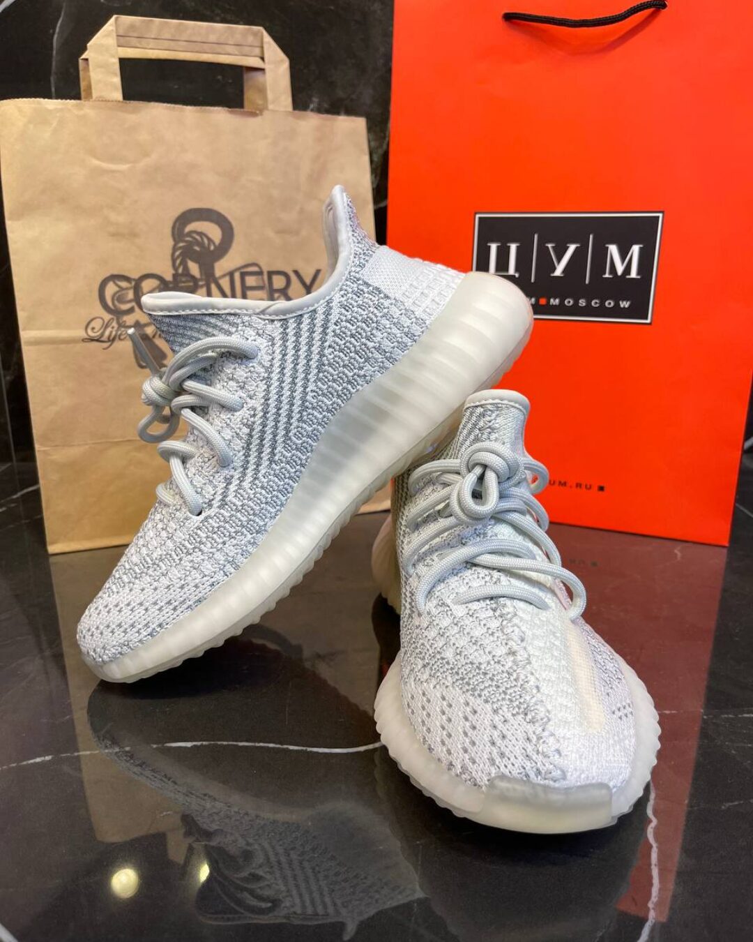 Yeezy 350 V2 Cloud White — изображение 5