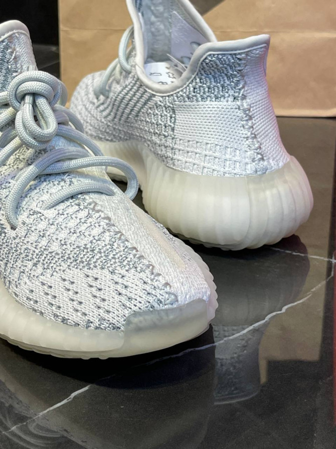 Yeezy 350 V2 Cloud White — изображение 8