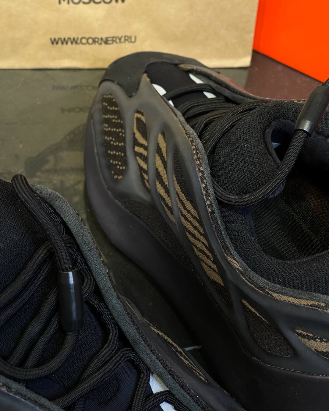 Yeezy 700 V3 Clabro (дисконт) — изображение 7