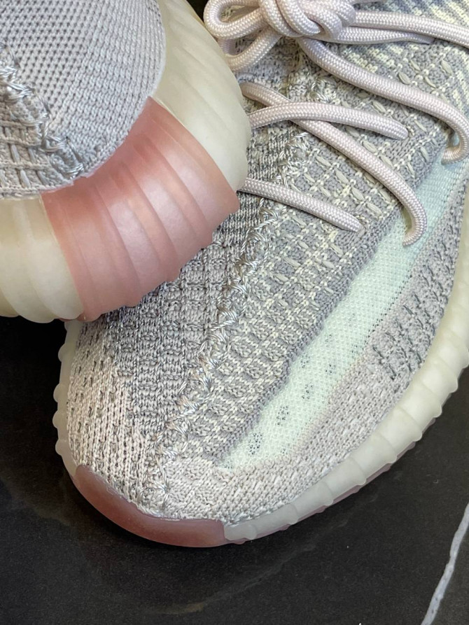 Yeezy 350 V2 Citrin — изображение 9