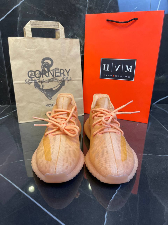 Yeezy 350 V2 MONCLA — изображение 3