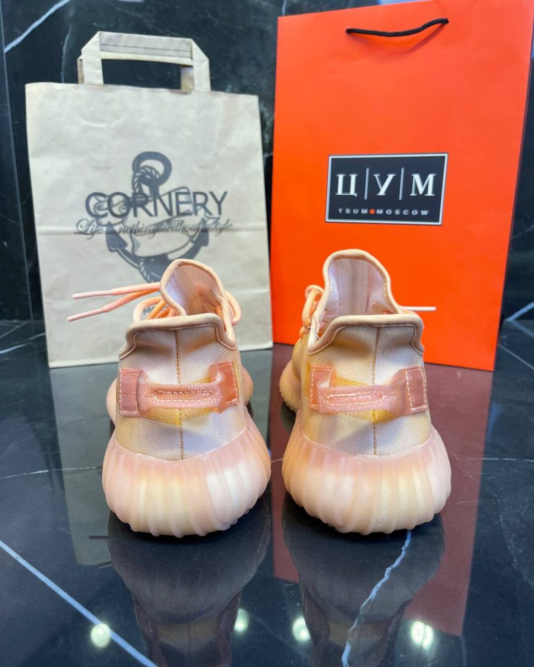Yeezy 350 V2 MONCLA — изображение 4