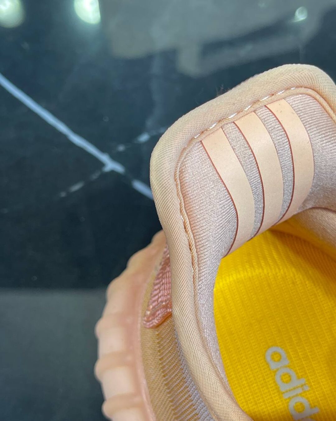 Yeezy 350 V2 MONCLA — изображение 5