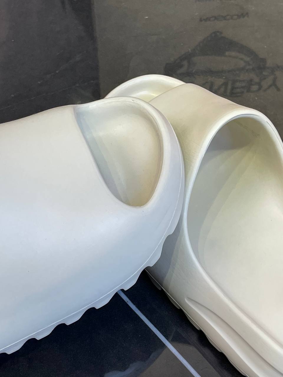 Yeezy Slide “Bone” (дисконт) — фото 3