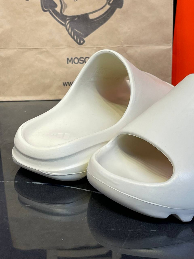 Yeezy Slide “Bone” — изображение 7