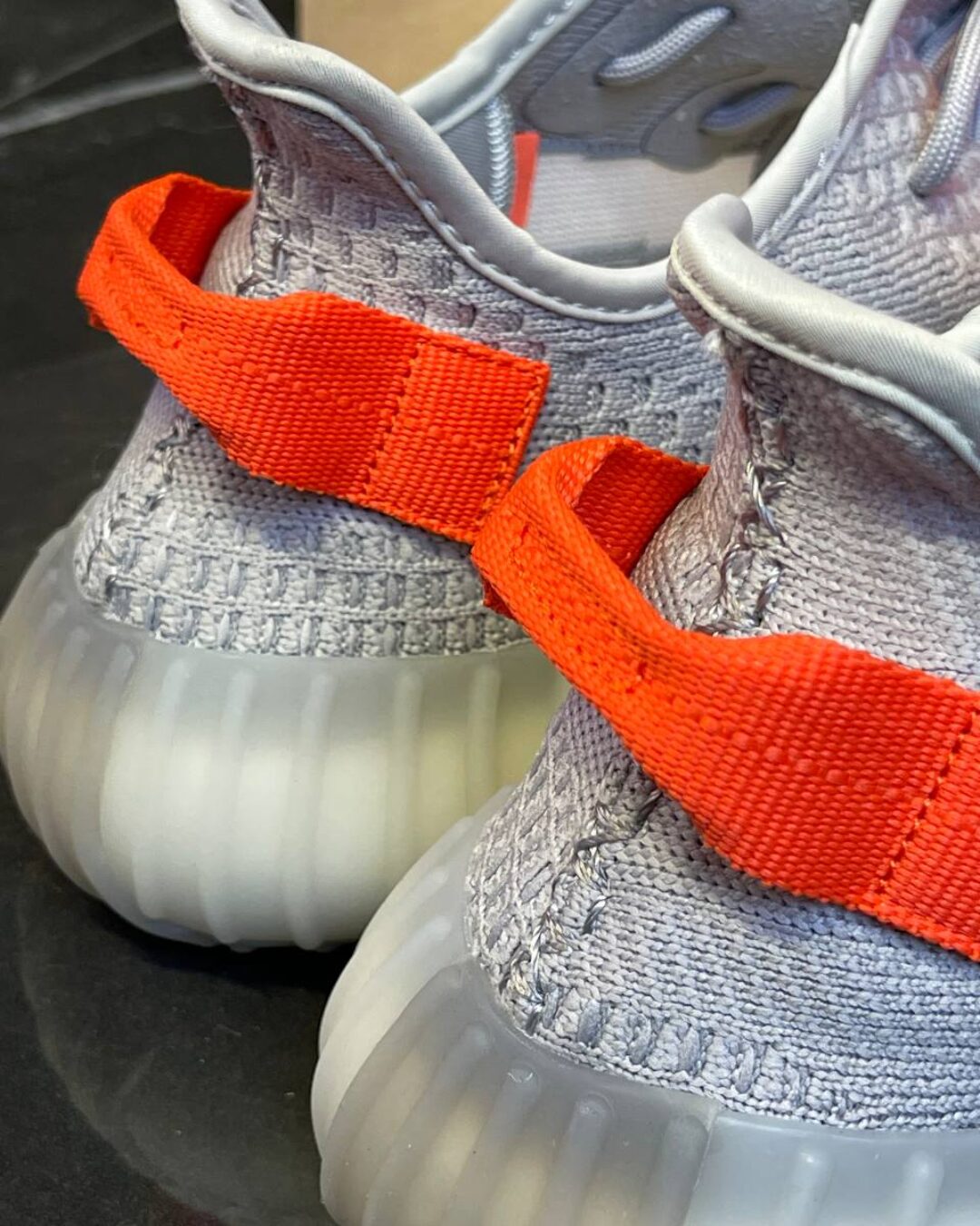 Yeezy 350 V2 Tail Light — изображение 5