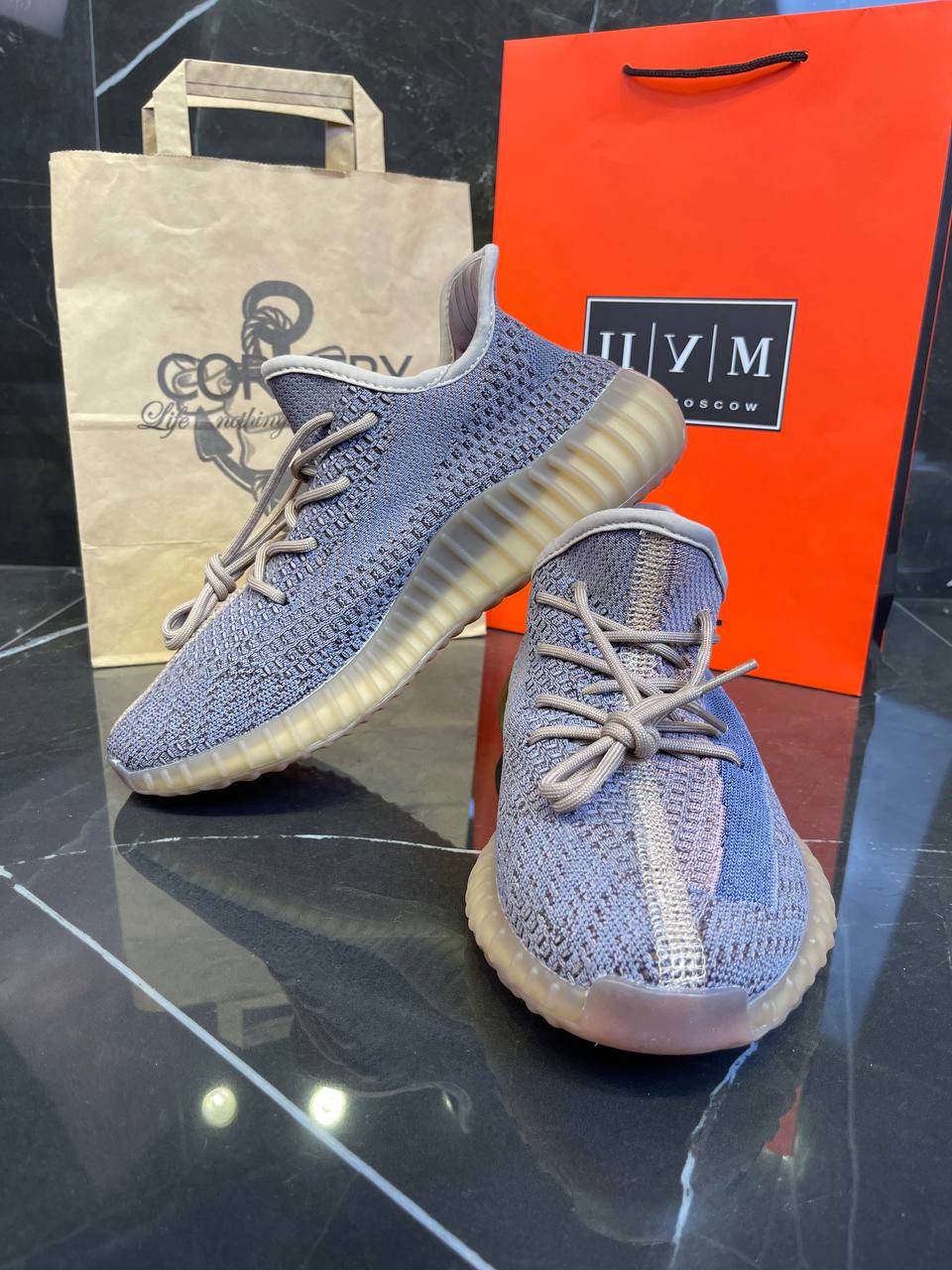 Yeezy 350 V2 Fade — фото 4