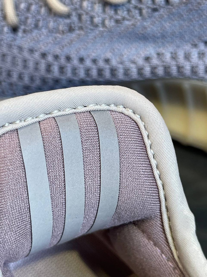 Yeezy 350 V2 Fade — изображение 5
