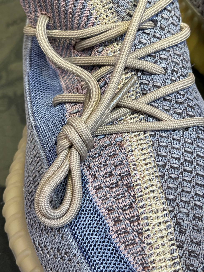 Yeezy 350 V2 Fade — изображение 6