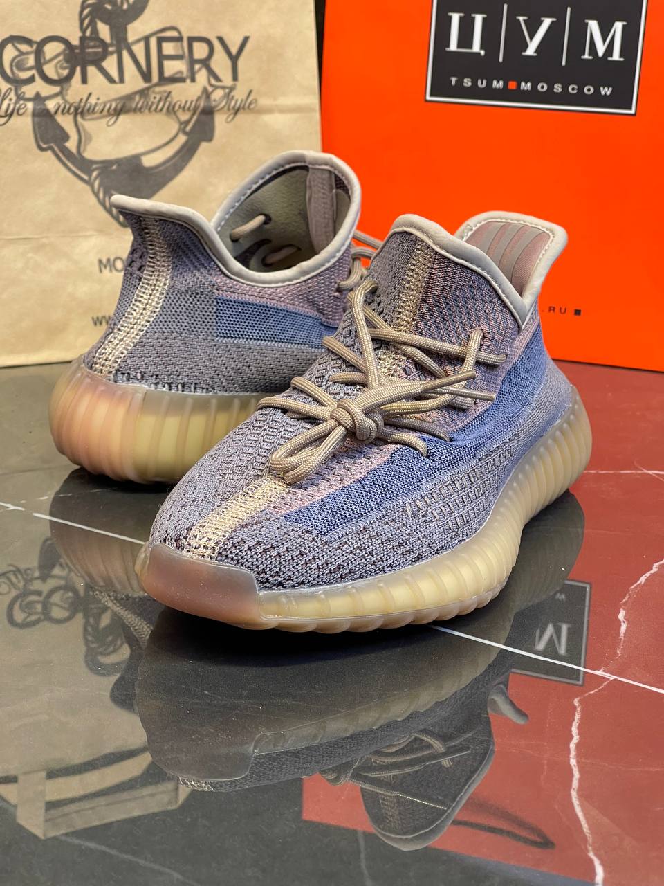 Yeezy 350 V2 Fade — фото 7