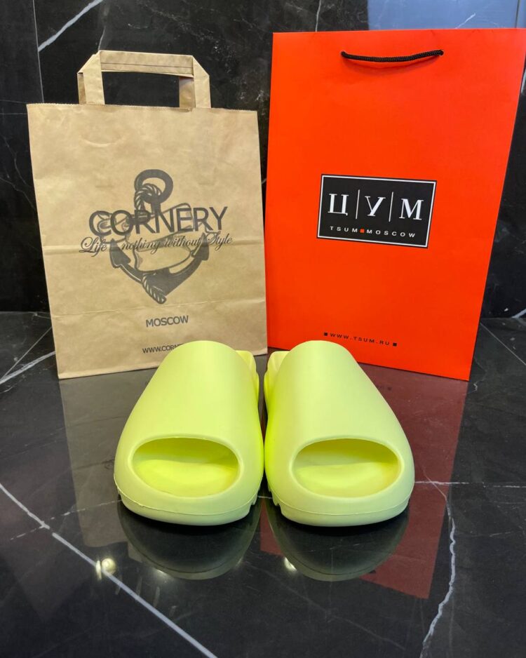 Yeezy Slide "Glow Green" (дисконт) — фото 2