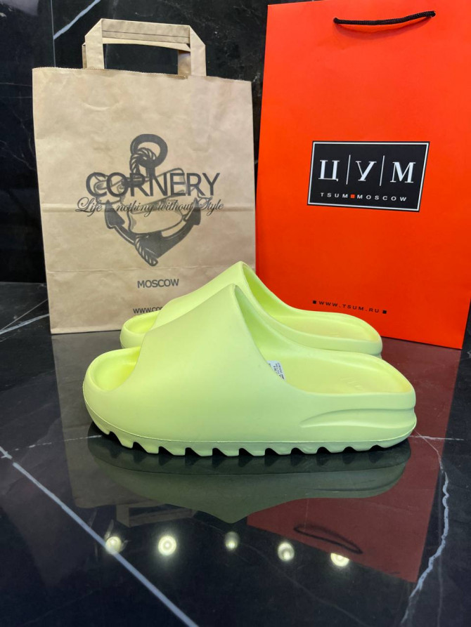 Yeezy Slide "Glow Green" — изображение 4