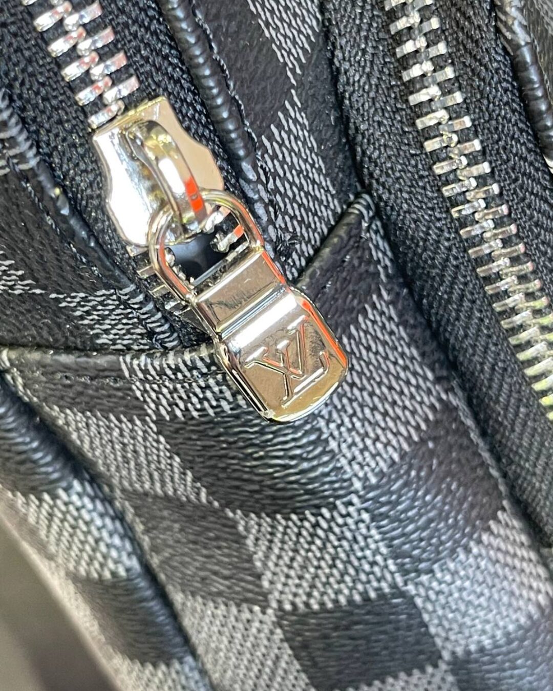Сумка Louis Vuitton Avenue — изображение 3