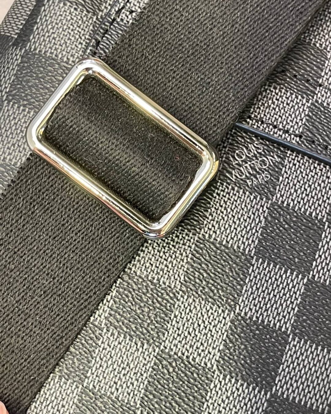 Сумка Louis Vuitton Avenue — изображение 8