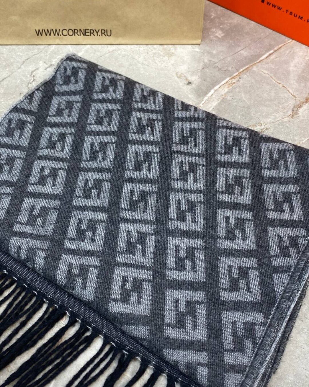 Шарф Fendi — изображение 2