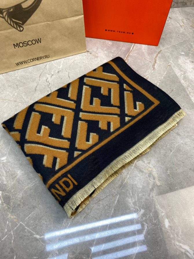 Шарф Fendi