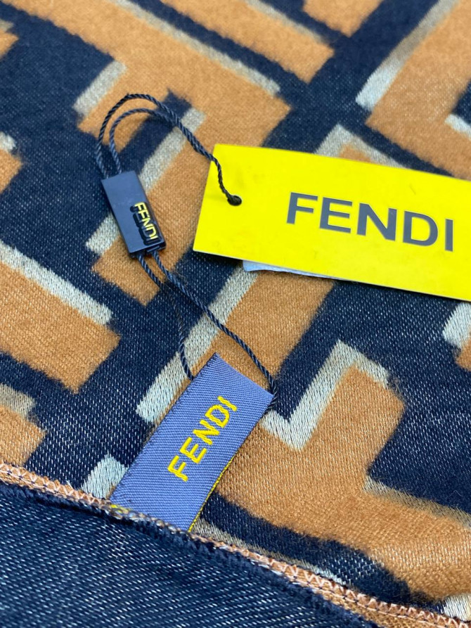 Шарф Fendi — изображение 5