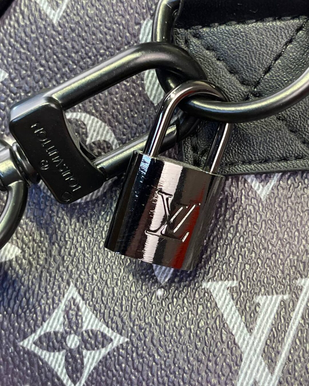 Сумка Louis Vuitton Keepall — изображение 9
