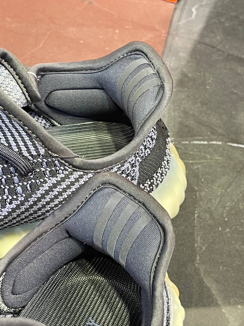 Yeezy 350 Carbon — фото 6