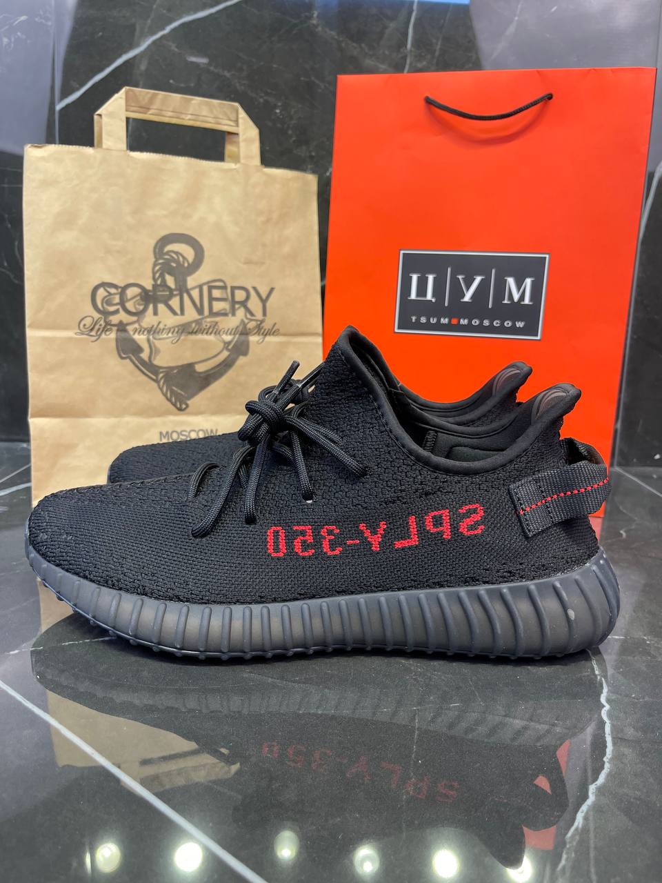 Yeezy  350 V2 Core Black/Red — фото 3