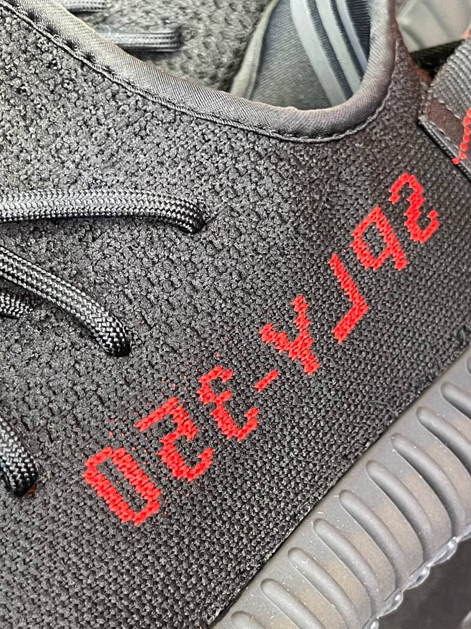 Yeezy  350 V2 Core Black/Red — фото 6