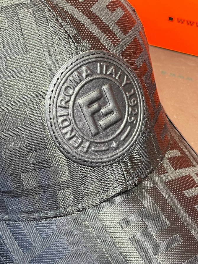 Кепка Fendi — изображение 3