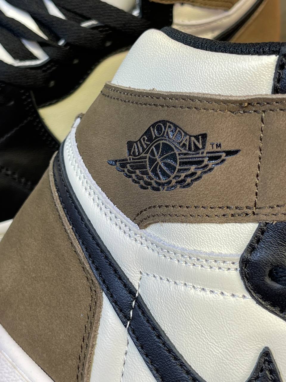 Кроссовки Jordan 1 Retro High Dark Mocha — фото 9