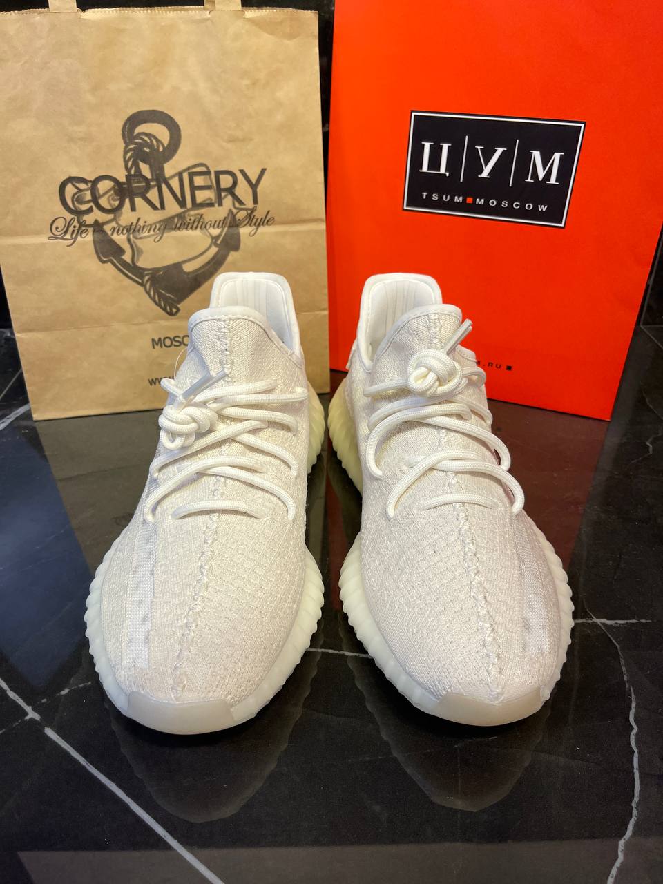 Yeezy 350 V2 Bone — фото 1