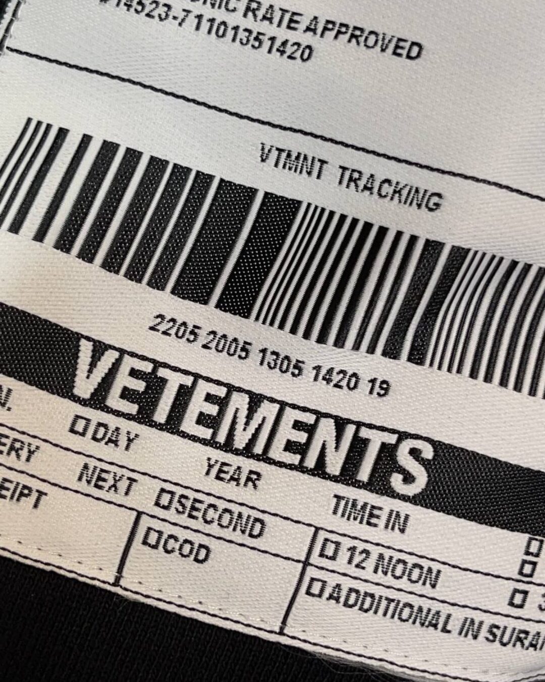 Худи Vetements — изображение 8