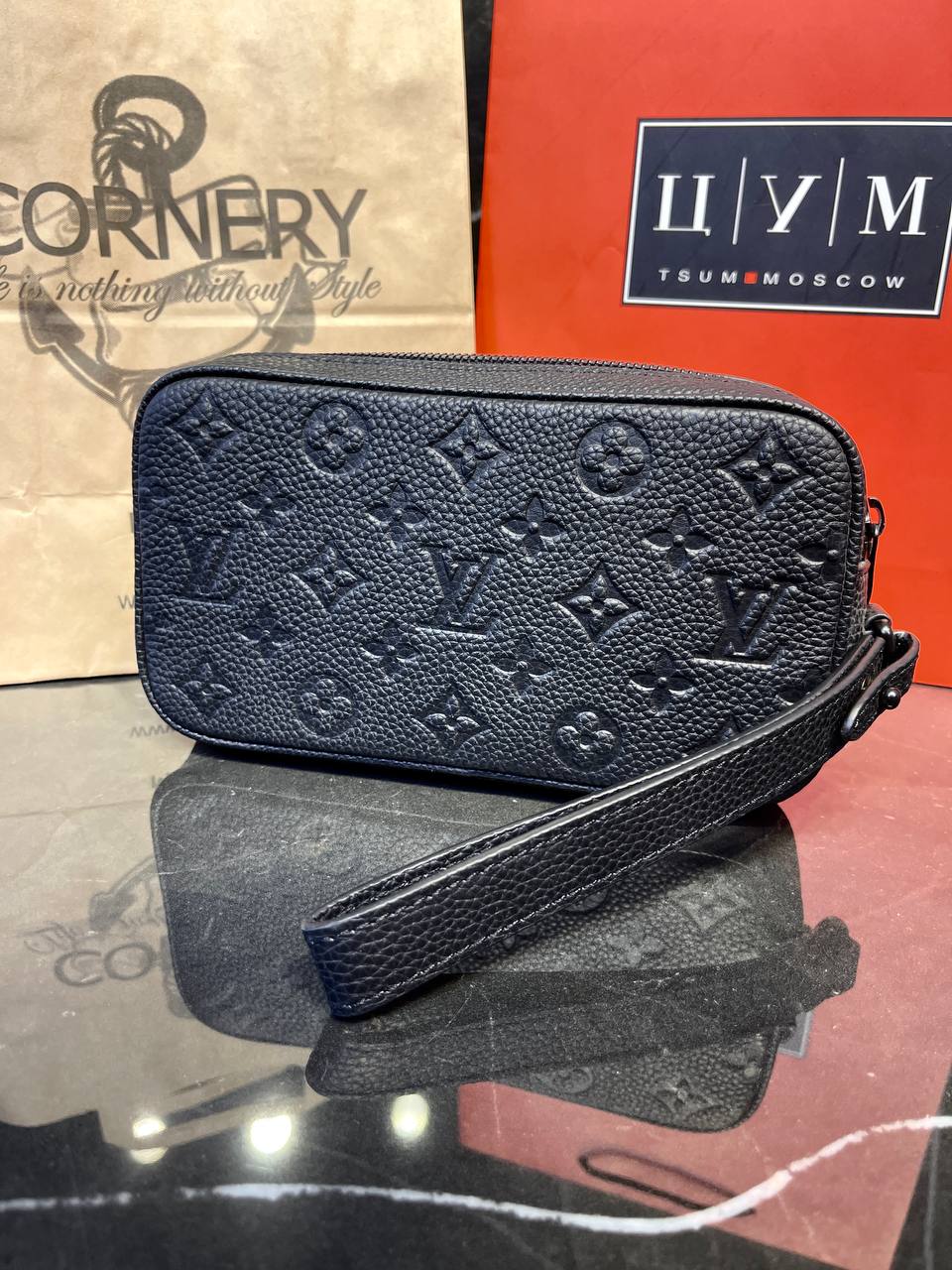Сумка Louis Vuitton Alpha Wearable Wallet Bag — фото 1